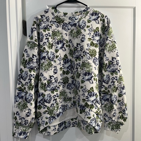 Levi flower sweatshirt. Like new, worn once. - Picture 2 of 4